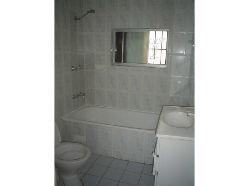 2A Charlotte Avenue, Marrickville NSW 2204