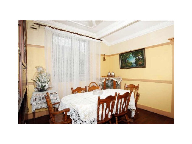 1 Warren Road, Marrickville NSW 2204