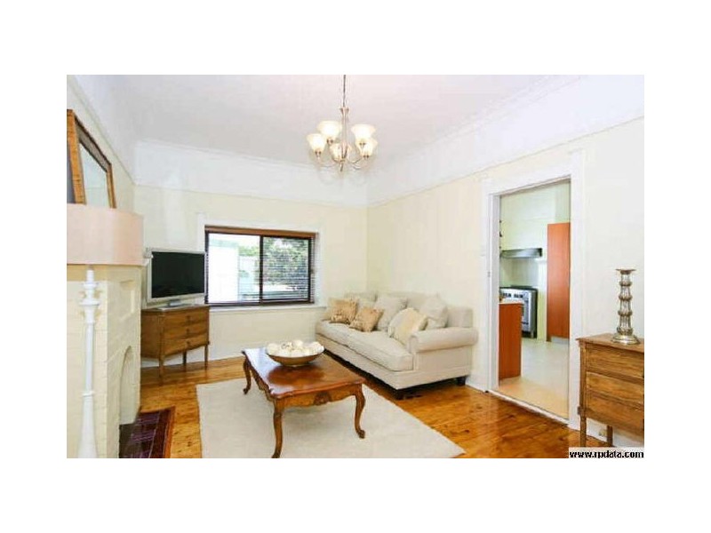 128 Warren Rd, Marrickville NSW 2204