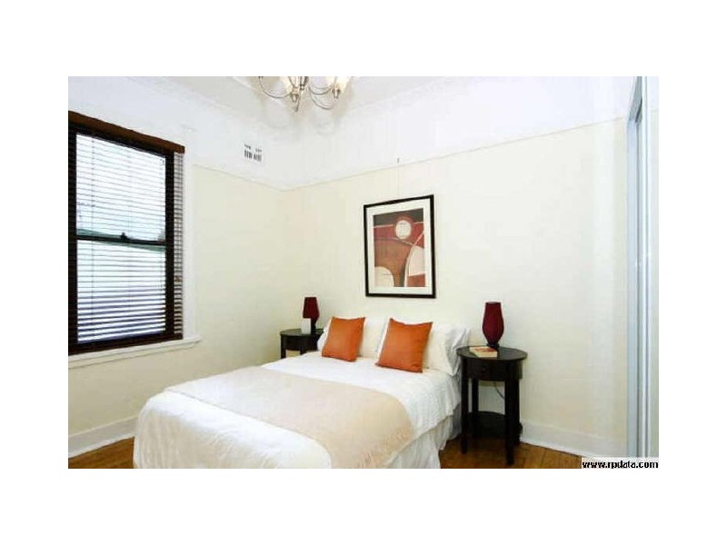 128 Warren Rd, Marrickville NSW 2204