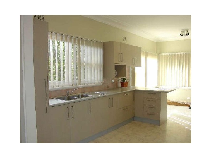 5 Pembrew Crescent, Earlwood NSW 2206