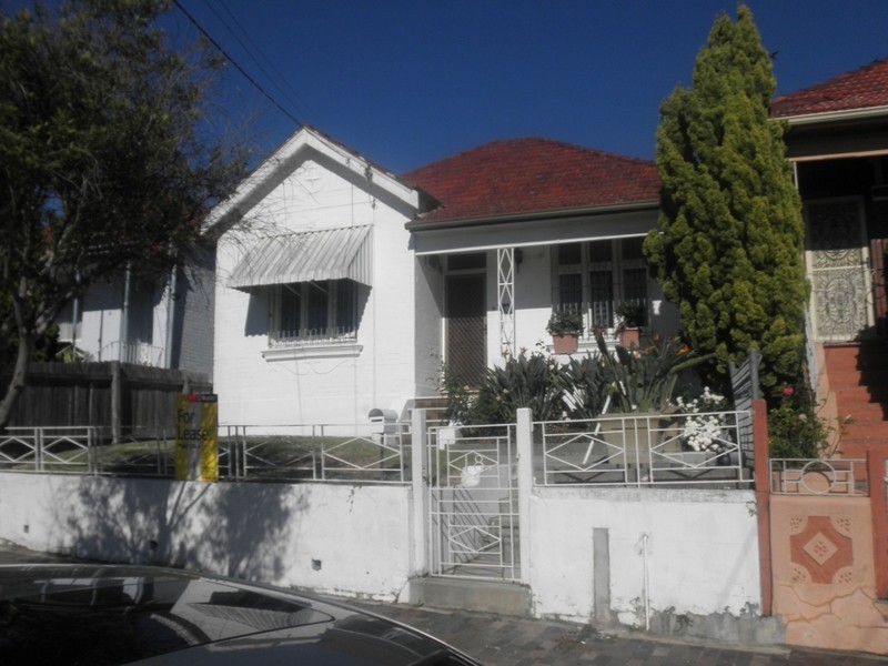 18 Hillcrest Street, Tempe NSW 2044