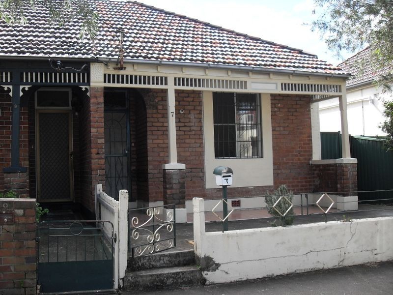 7 Woodland St, Marrickville NSW 2204