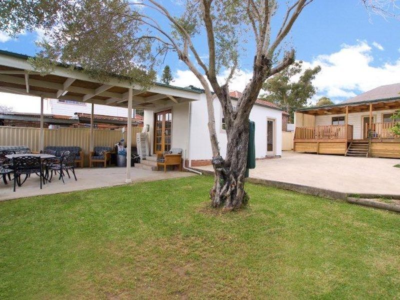 22 Jeffrey Street, Canterbury NSW 2193