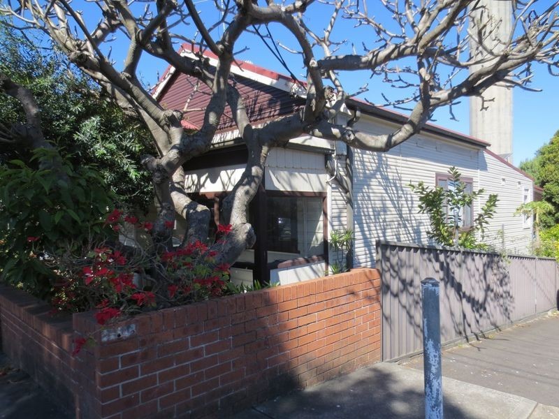 18 Station Street, Tempe NSW 2044