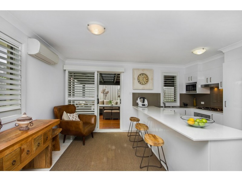 2/49 Lurnea Crescent, Valentine NSW 2280