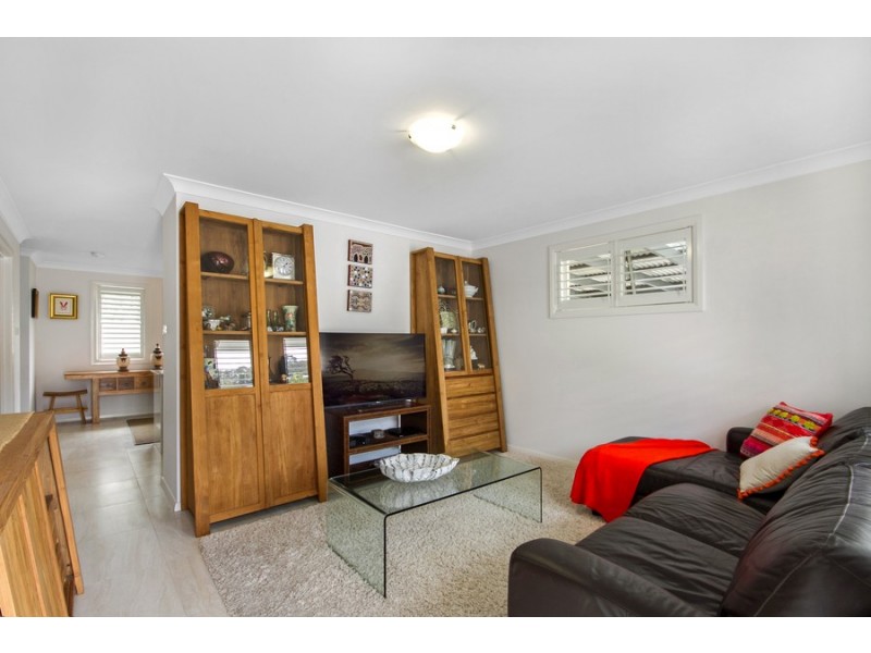 2/49 Lurnea Crescent, Valentine NSW 2280