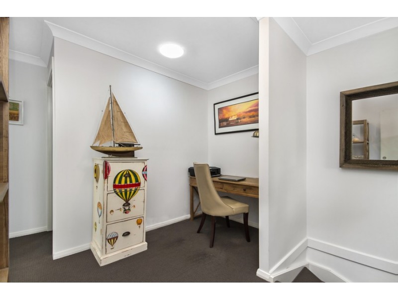 2/49 Lurnea Crescent, Valentine NSW 2280