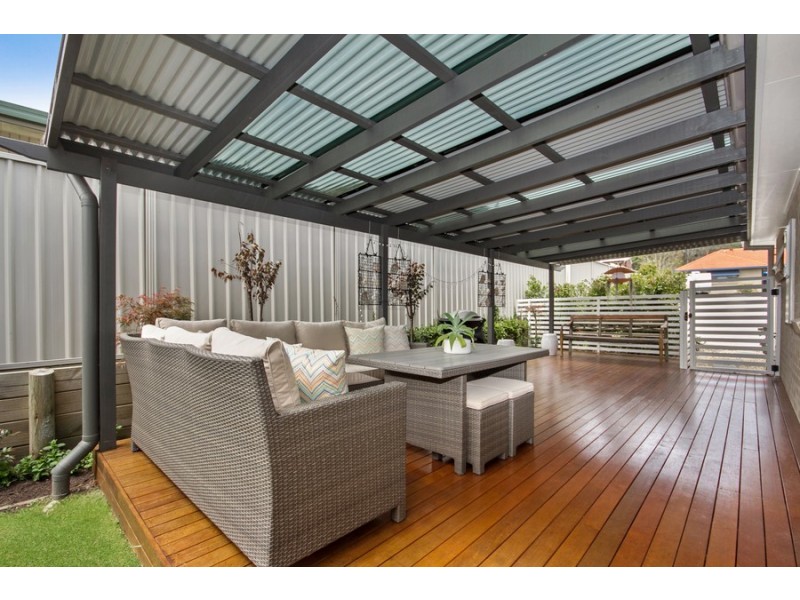 2/49 Lurnea Crescent, Valentine NSW 2280