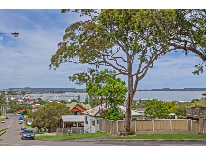 20 Vista Parade, Belmont NSW 2280