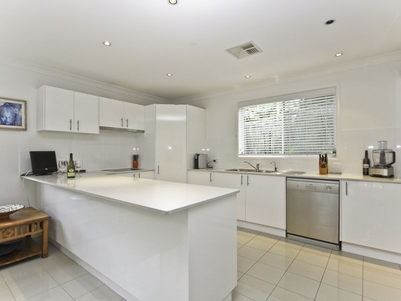 9 Plumridge Close, Warners Bay NSW 2282