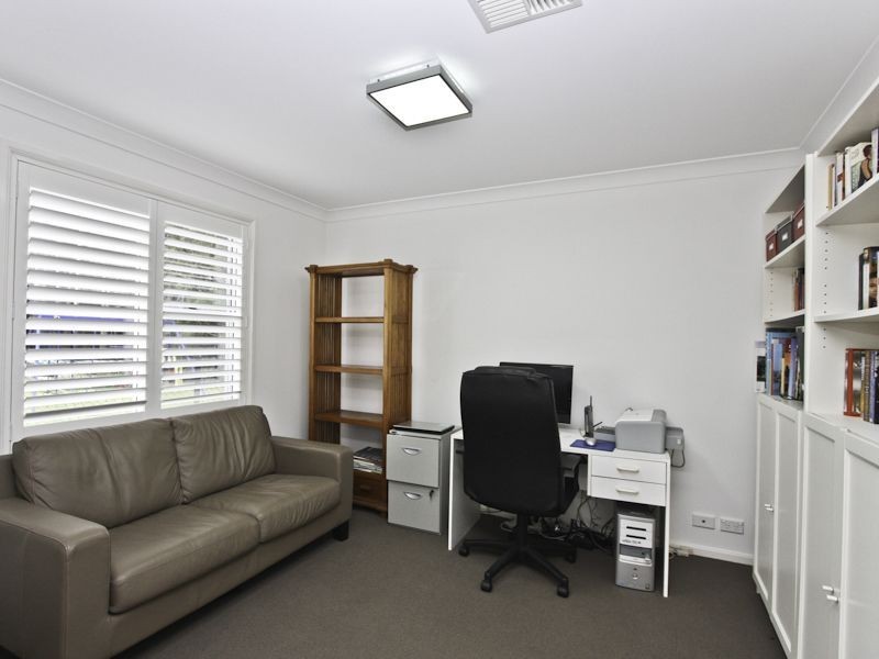9 Plumridge Close, Warners Bay NSW 2282