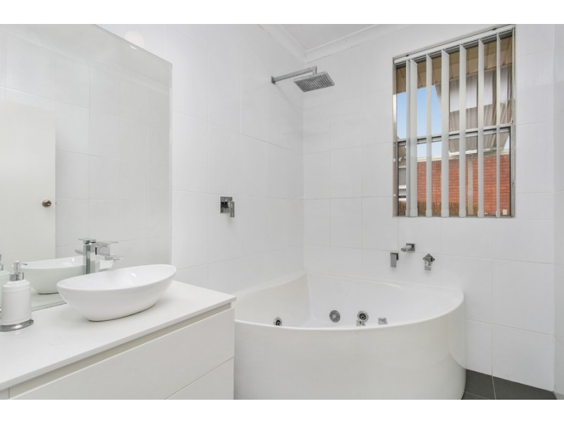 15 Tallawalla Road, Valentine NSW 2280