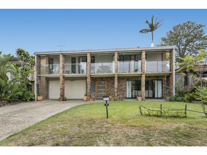 9 Valentine Crescent, Valentine NSW 2280