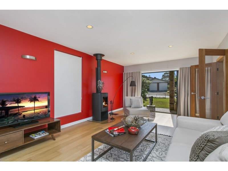 9 Valentine Crescent, Valentine NSW 2280