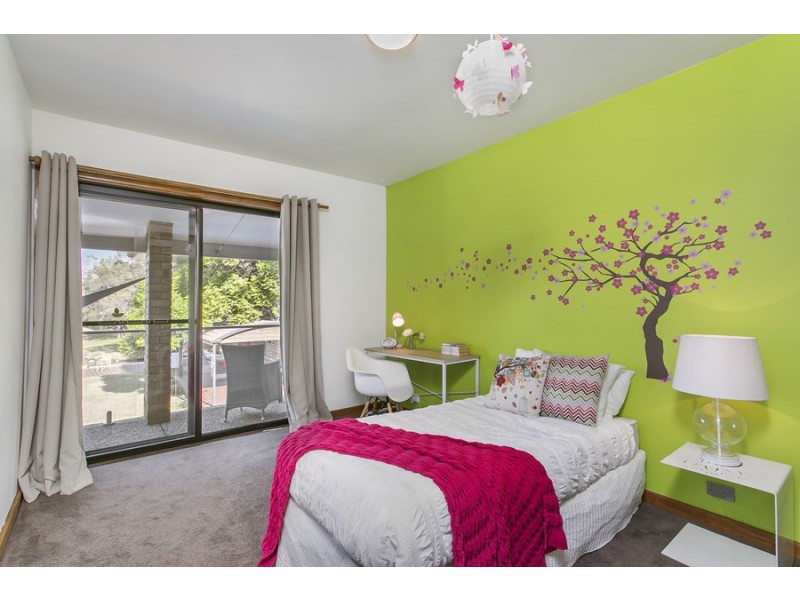 9 Valentine Crescent, Valentine NSW 2280