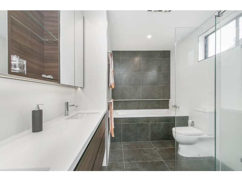 9 Valentine Crescent, Valentine NSW 2280