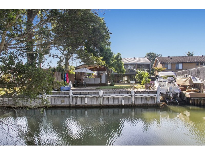 9 Valentine Crescent, Valentine NSW 2280