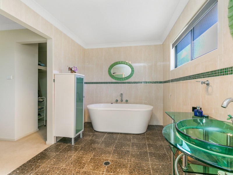 43 Hutchinson Street, Redhead NSW 2290