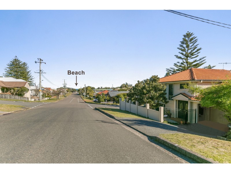 43 Hutchinson Street, Redhead NSW 2290