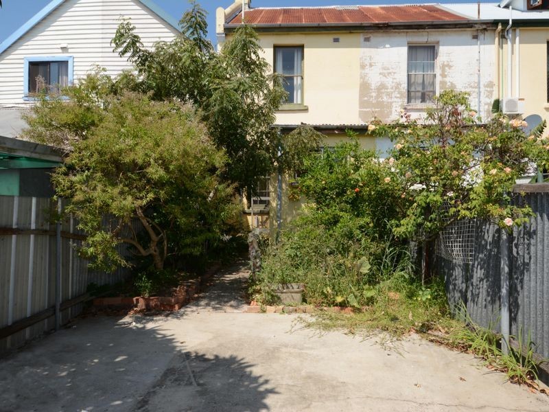 20 Railway Street, Cooks Hill NSW 2300