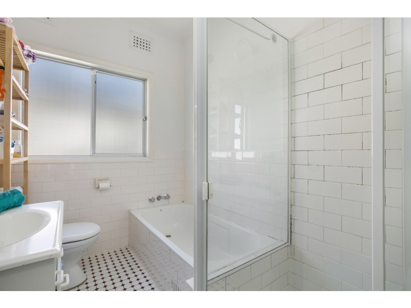 37 Albert Street, Belmont NSW 2280