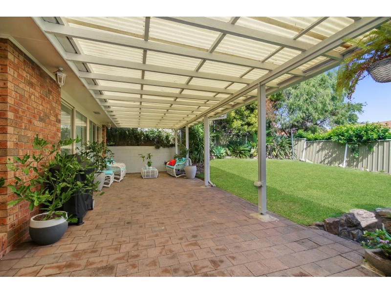 8 Nerang Place, Belmont NSW 2280