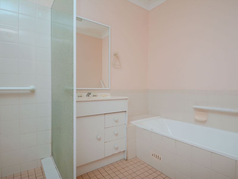 2/9 Judd Street, Mount Hutton NSW 2290