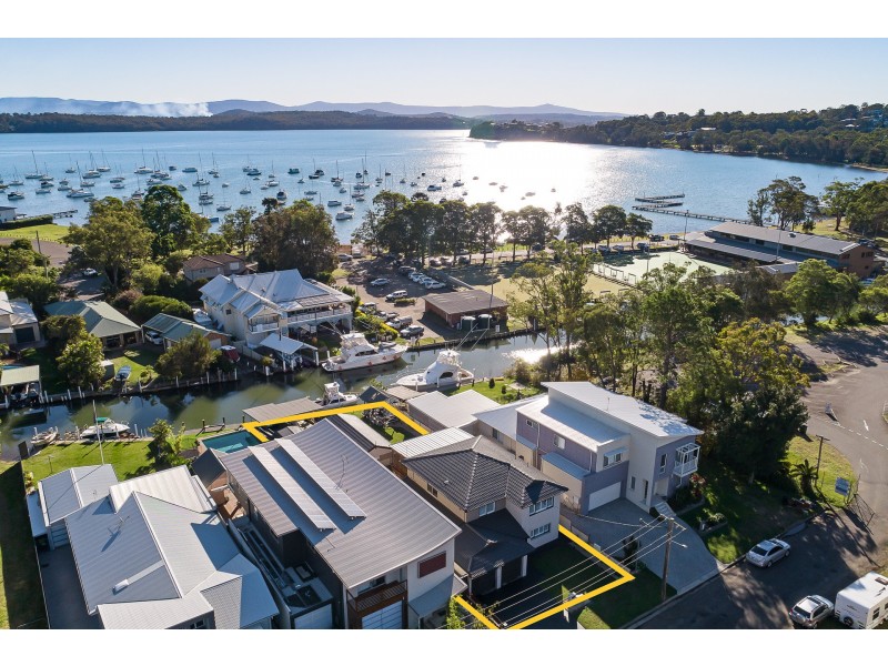 3 St Johns Drive, Croudace Bay NSW 2280