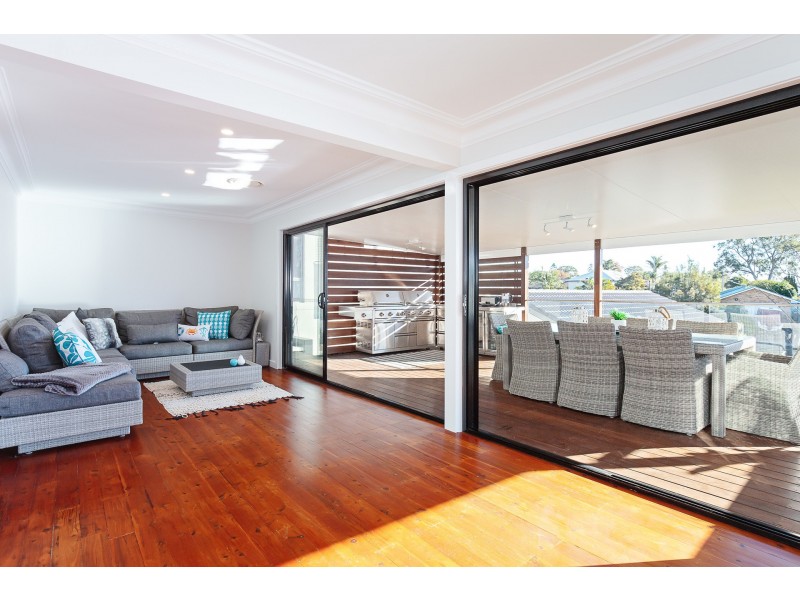 3 St Johns Drive, Croudace Bay NSW 2280