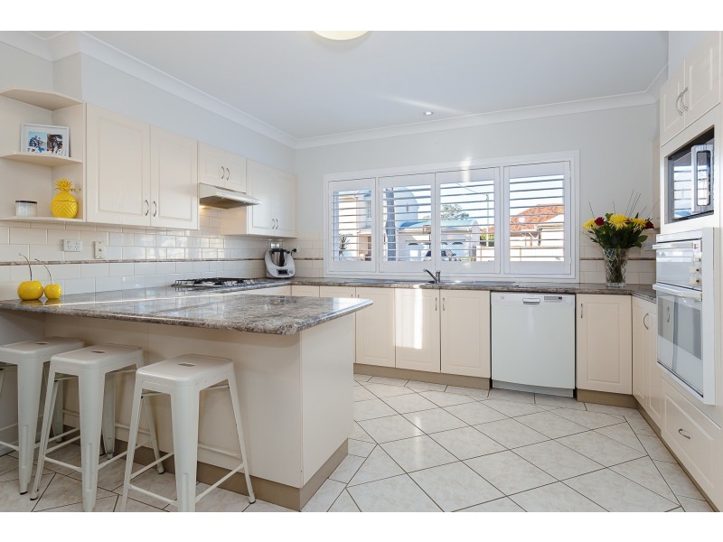 3 St Johns Drive, Croudace Bay NSW 2280