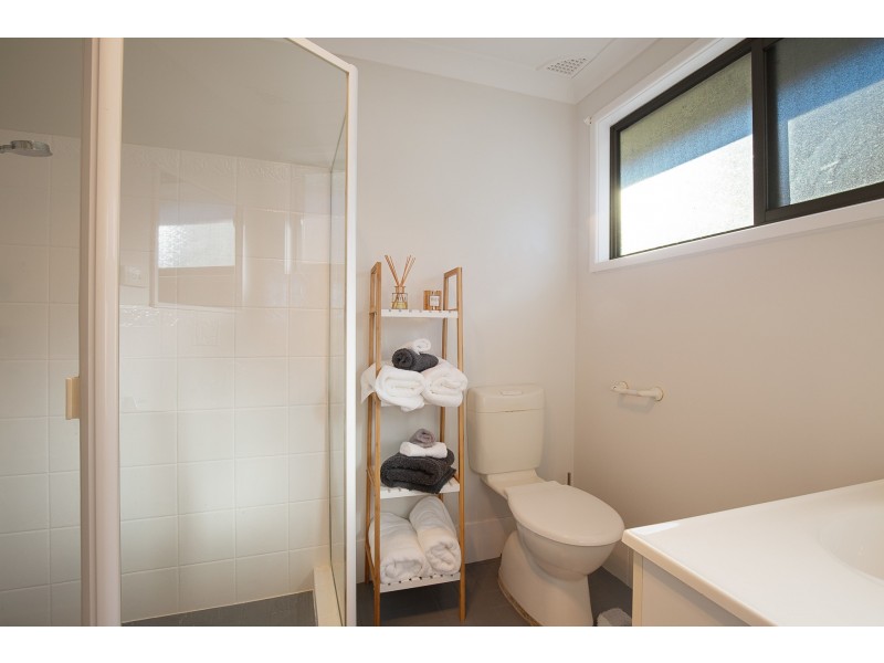 3 St Johns Drive, Croudace Bay NSW 2280