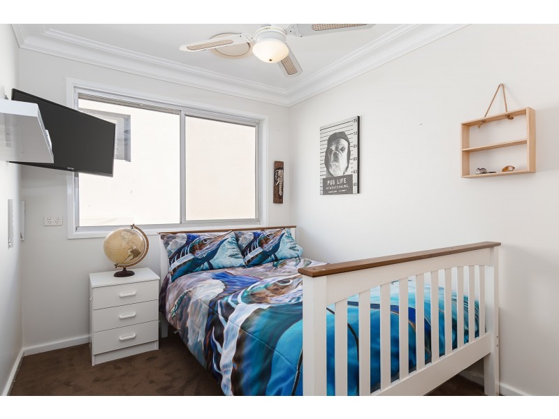 3 St Johns Drive, Croudace Bay NSW 2280