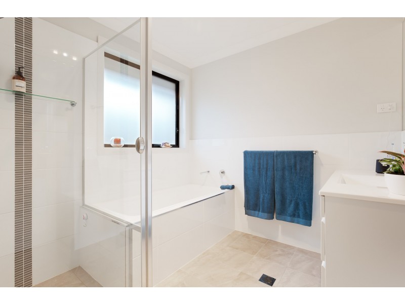 1 Sail Street, Teralba NSW 2284