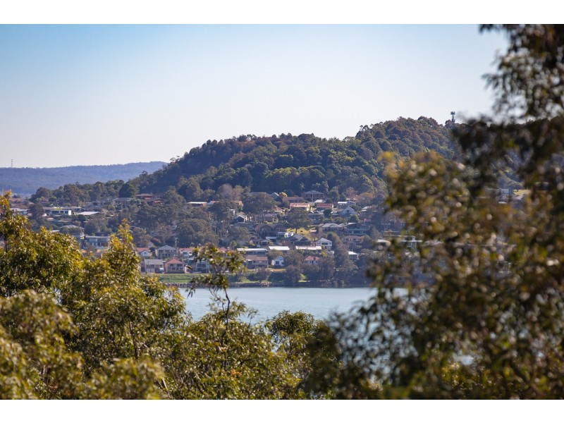 52 Croft Road, Eleebana NSW 2282