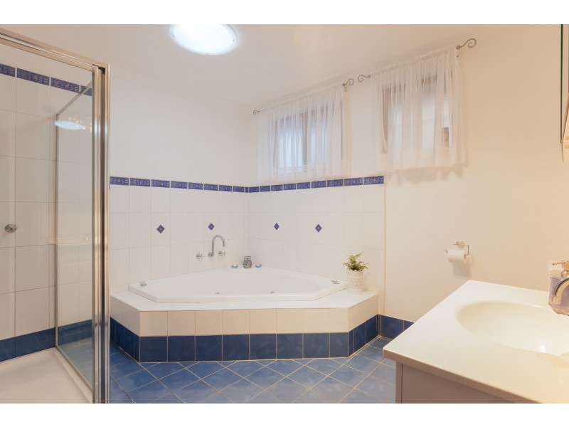 2 Moola Avenue, Valentine NSW 2280