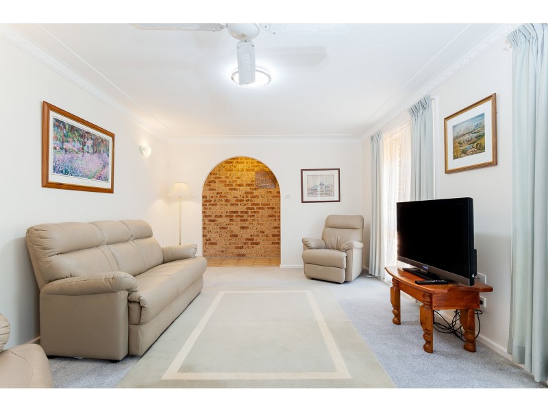 8 Neptune Place, Croudace Bay NSW 2280