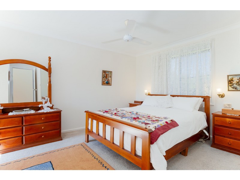 8 Neptune Place, Croudace Bay NSW 2280