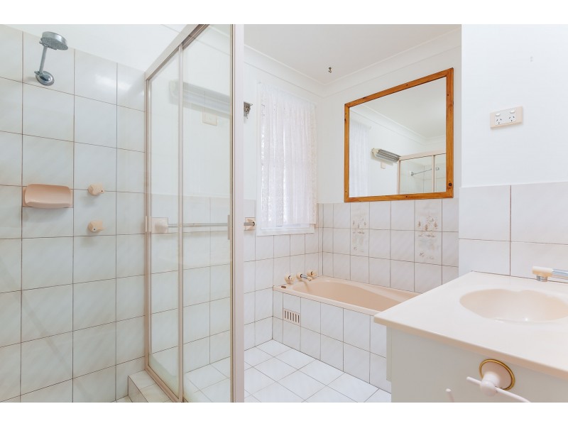 8 Neptune Place, Croudace Bay NSW 2280