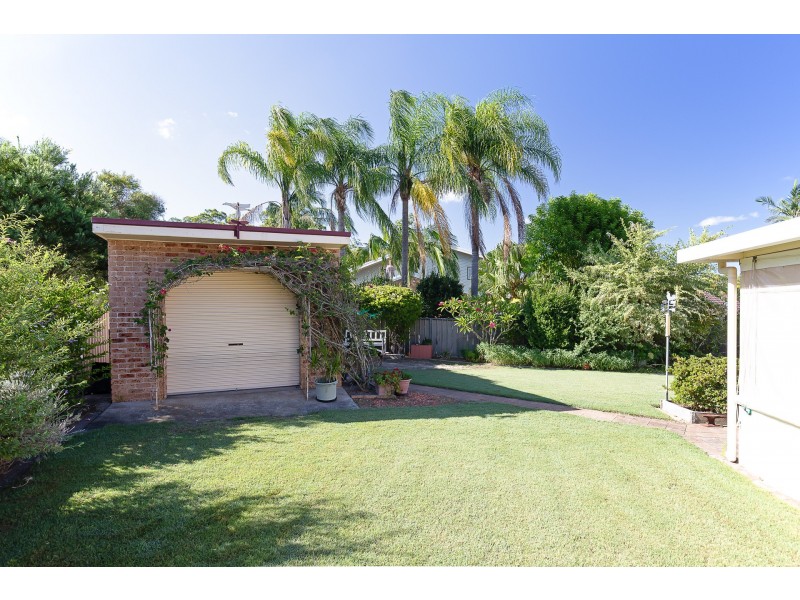 8 Neptune Place, Croudace Bay NSW 2280