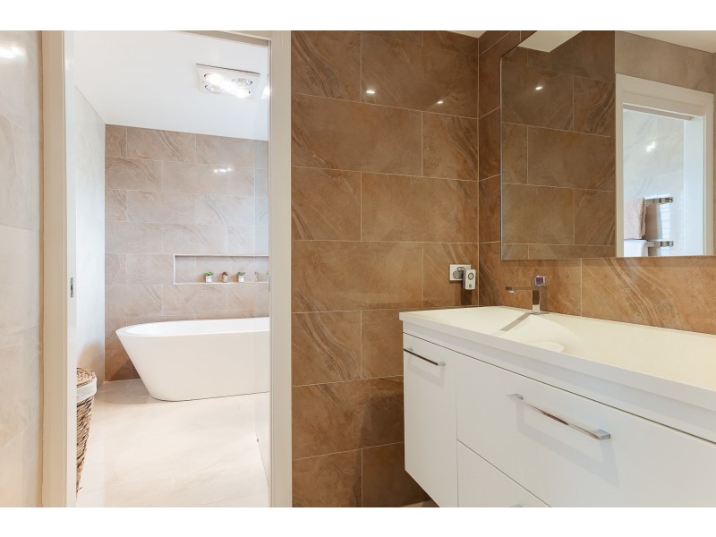 27 Siloam Drive, Belmont North NSW 2280