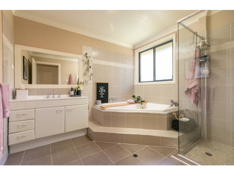 6 Minter Street, Valentine NSW 2280