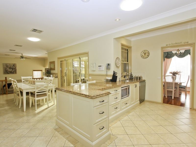 25 Suffolk Drive, Valentine NSW 2280