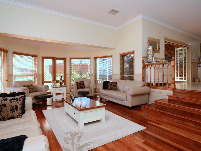 25 Suffolk Drive, Valentine NSW 2280