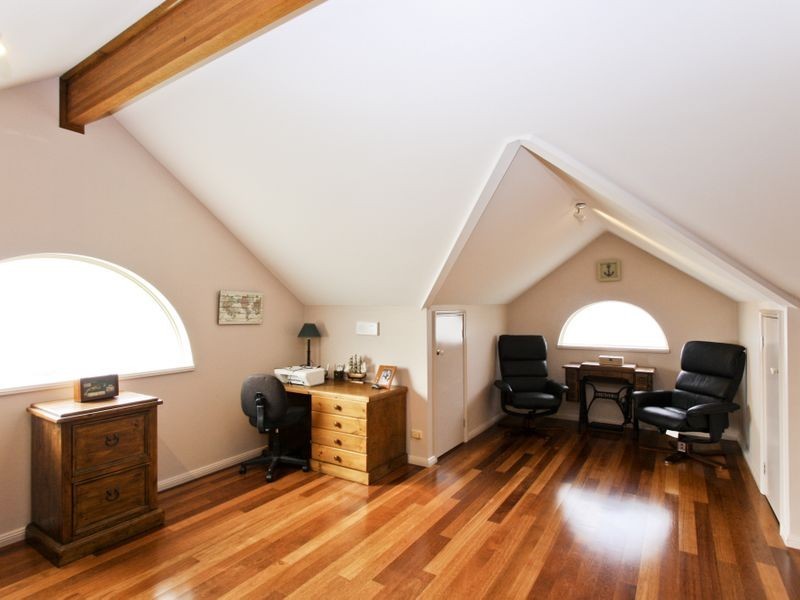 25 Suffolk Drive, Valentine NSW 2280