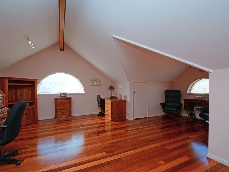 25 Suffolk Drive, Valentine NSW 2280