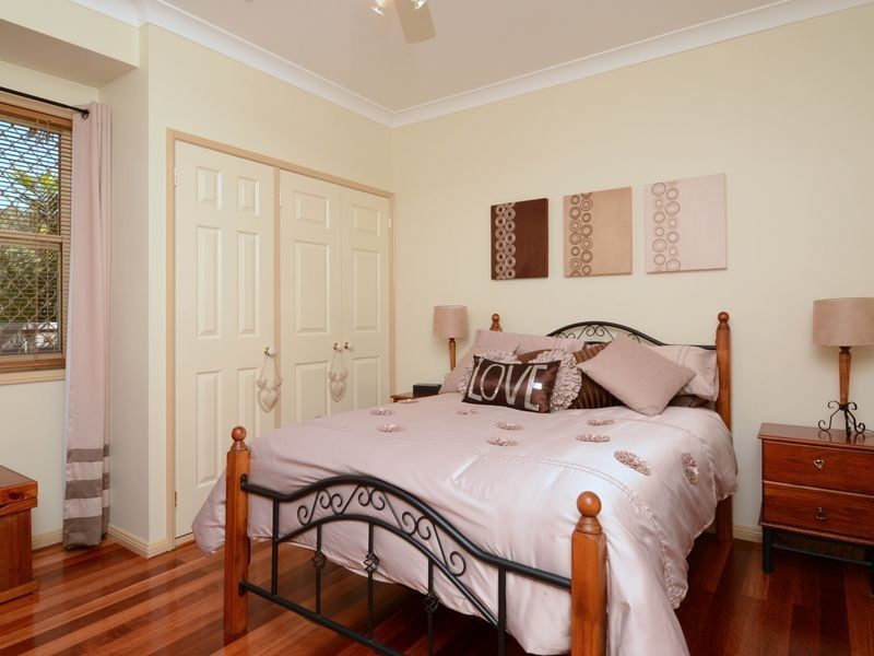 25 Suffolk Drive, Valentine NSW 2280