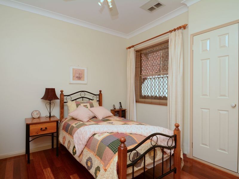 25 Suffolk Drive, Valentine NSW 2280