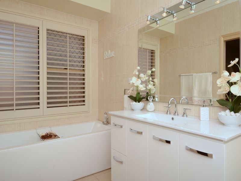 25 Suffolk Drive, Valentine NSW 2280