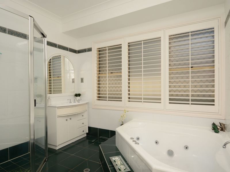 25 Suffolk Drive, Valentine NSW 2280